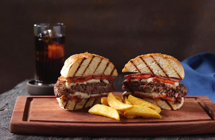 V003 Mozarella Hamburger