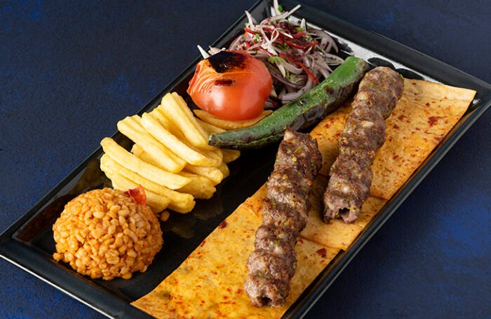 V025 Fıstıklı Kaşarlı Kebap