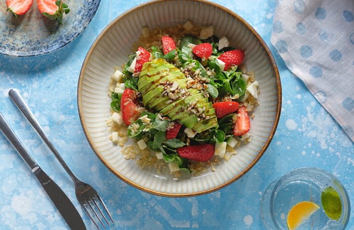 V094 Çilekli Semizotlu Avokado Salatası